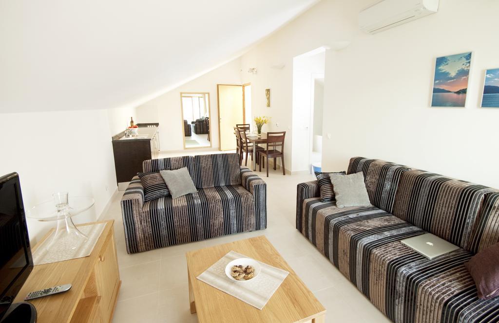 Eol Apartments Viganj Esterno foto