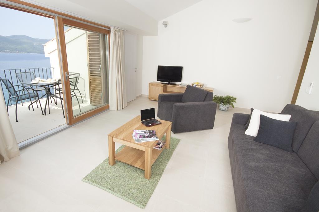 Eol Apartments Viganj Esterno foto