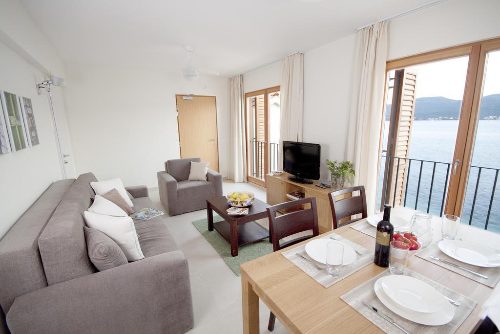 Eol Apartments Viganj Esterno foto