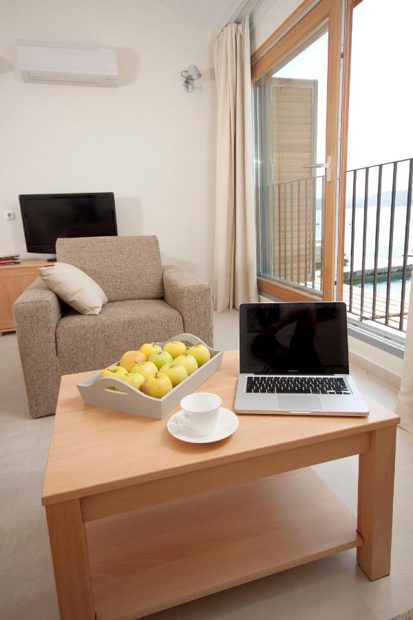 Eol Apartments Viganj Esterno foto