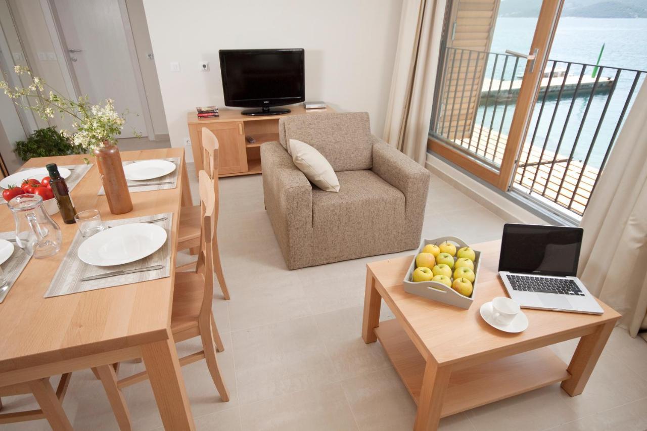 Eol Apartments Viganj Esterno foto